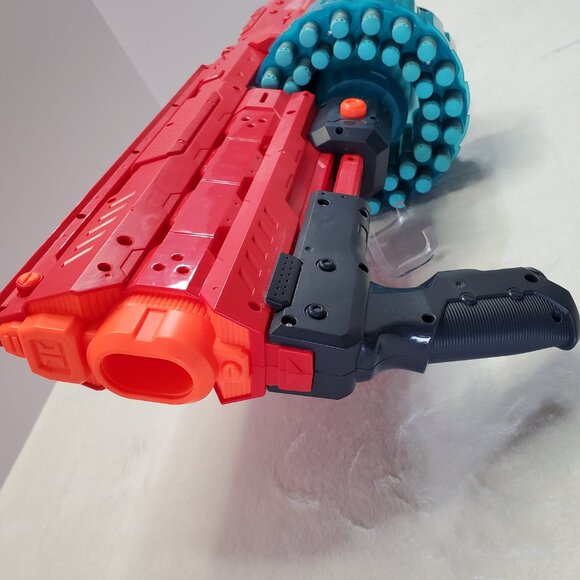 XShot Cool Striker Red Fortress Blaster Gun w/39 Darts - Picture 3 of 7